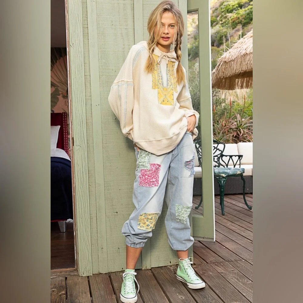 New! POL Colorful Patchwork Distressed Relaxed Fit Jogger Jeans - Picture 3 of 8